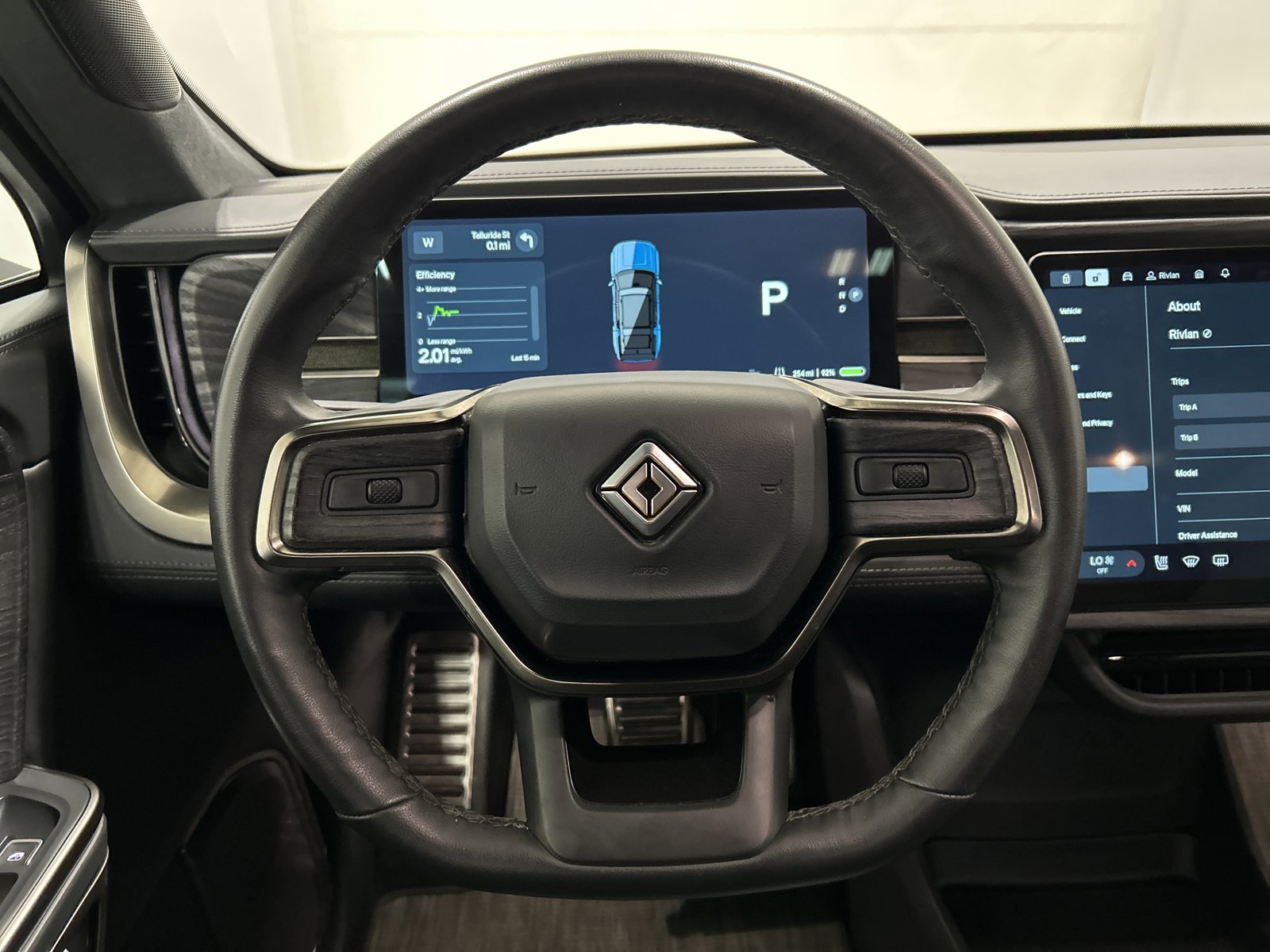 Used 2023 Rivian R1S Adventure AWD/4WD image 28