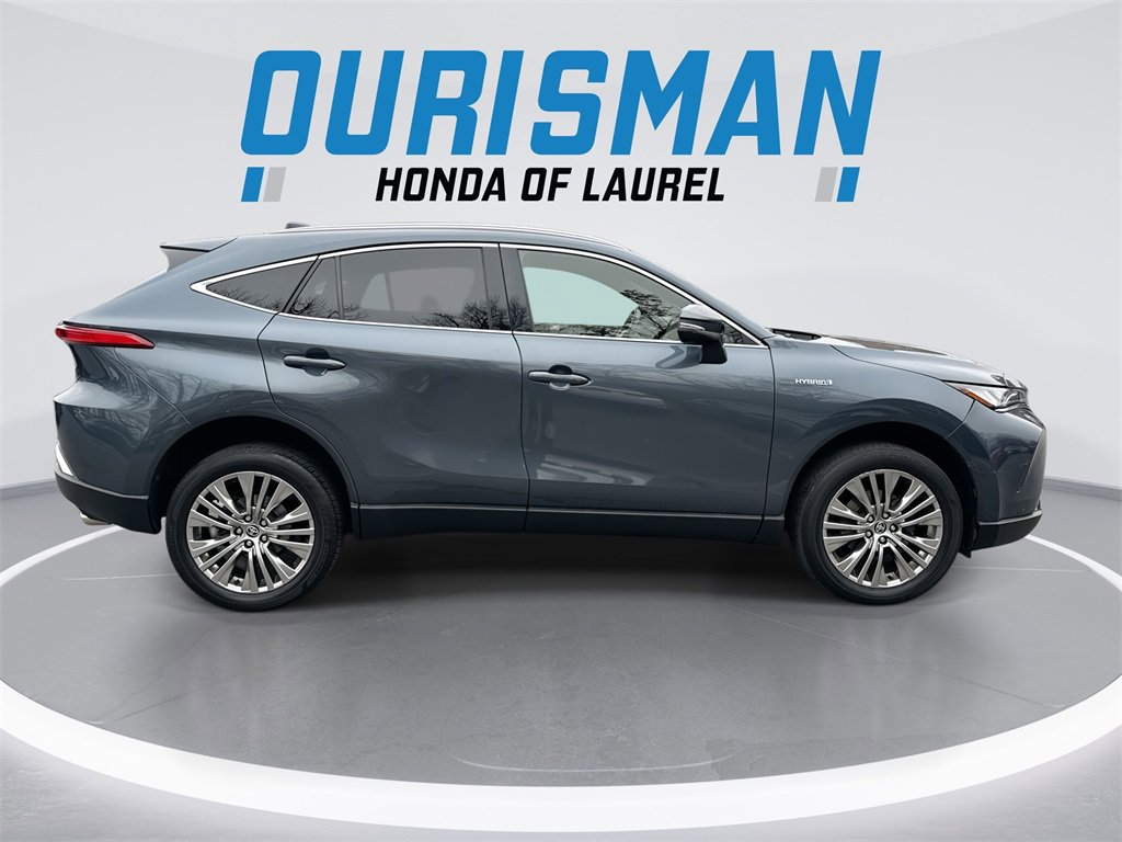 Used 2021 Toyota Venza XLE image 9