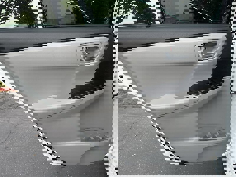 Used 2017 Toyota Camry SE image 31