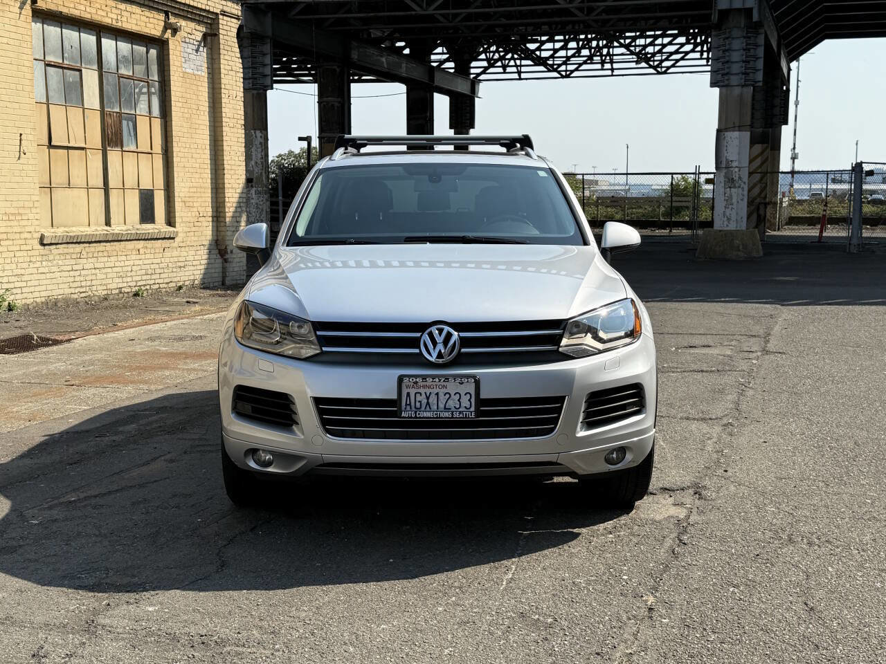 Used 2012 Volkswagen Touareg Sport image 47