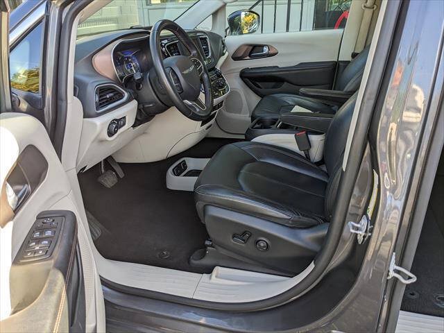 Used 2018 Chevrolet Equinox LT FWD image 7