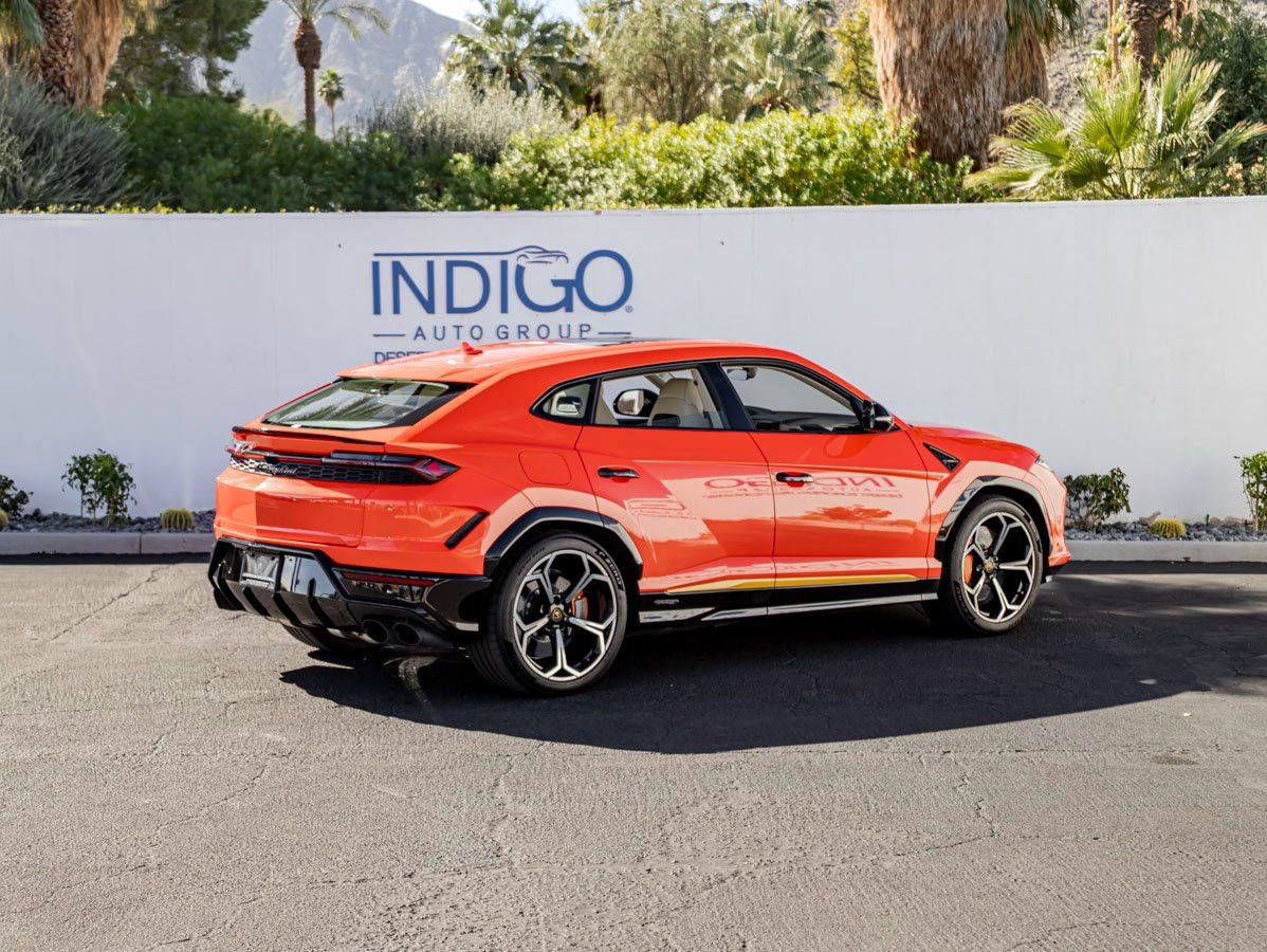 Used 2025 Lamborghini Urus SE image 6