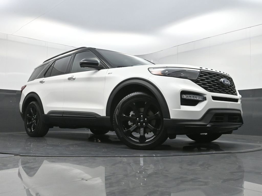 Used 2023 Ford Explorer ST-Line w/ Class IV Trailer Tow Package RWD image 27
