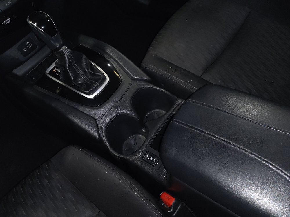 Used 2019 Nissan Rogue SV image 26