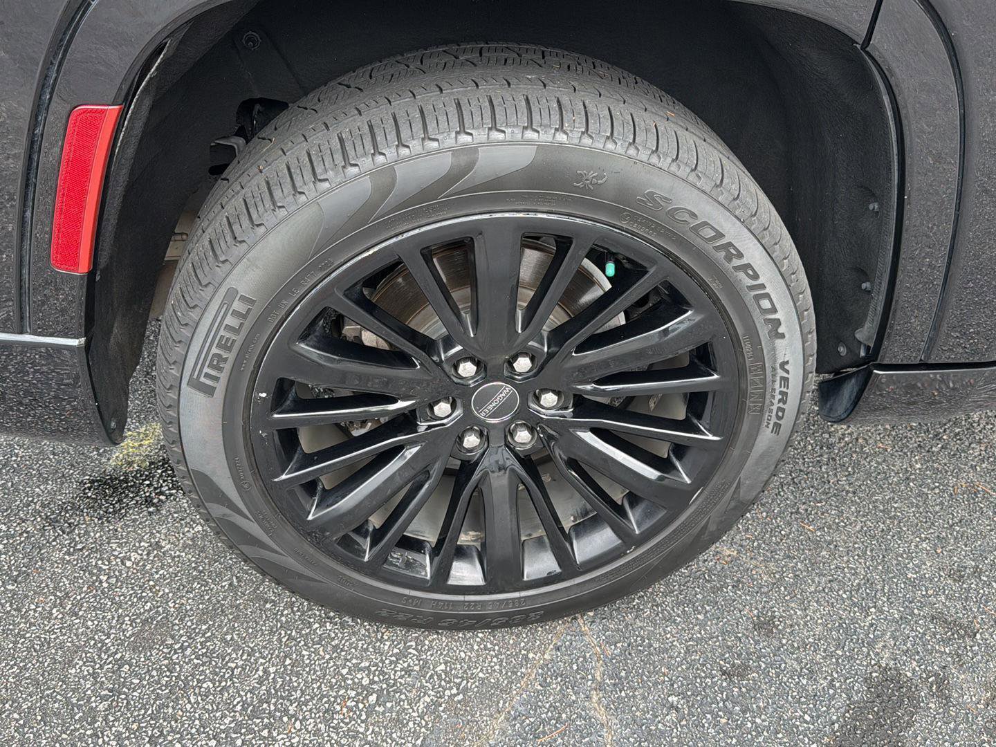 Used 2022 Jeep Grand Wagoneer Series III w/ Rear Seat Video Group 1 image 37