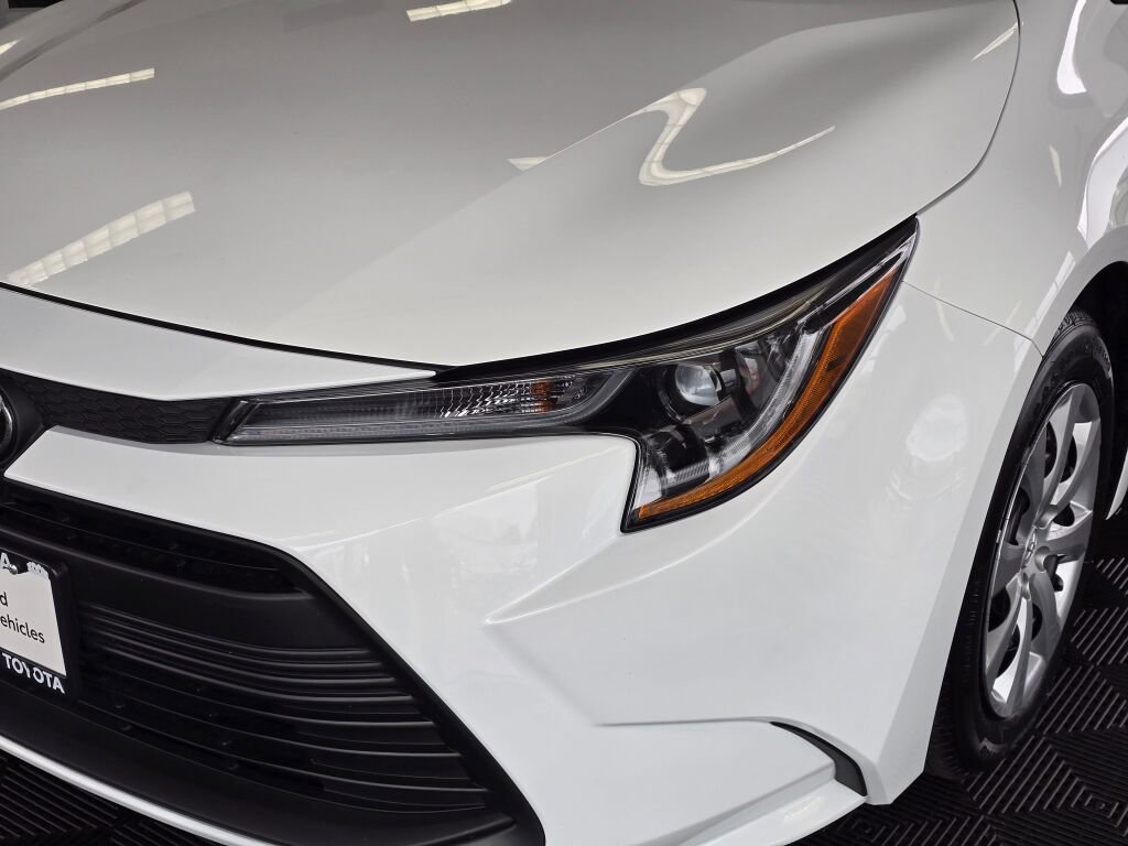 Used 2025 Toyota Corolla LE FWD image 10