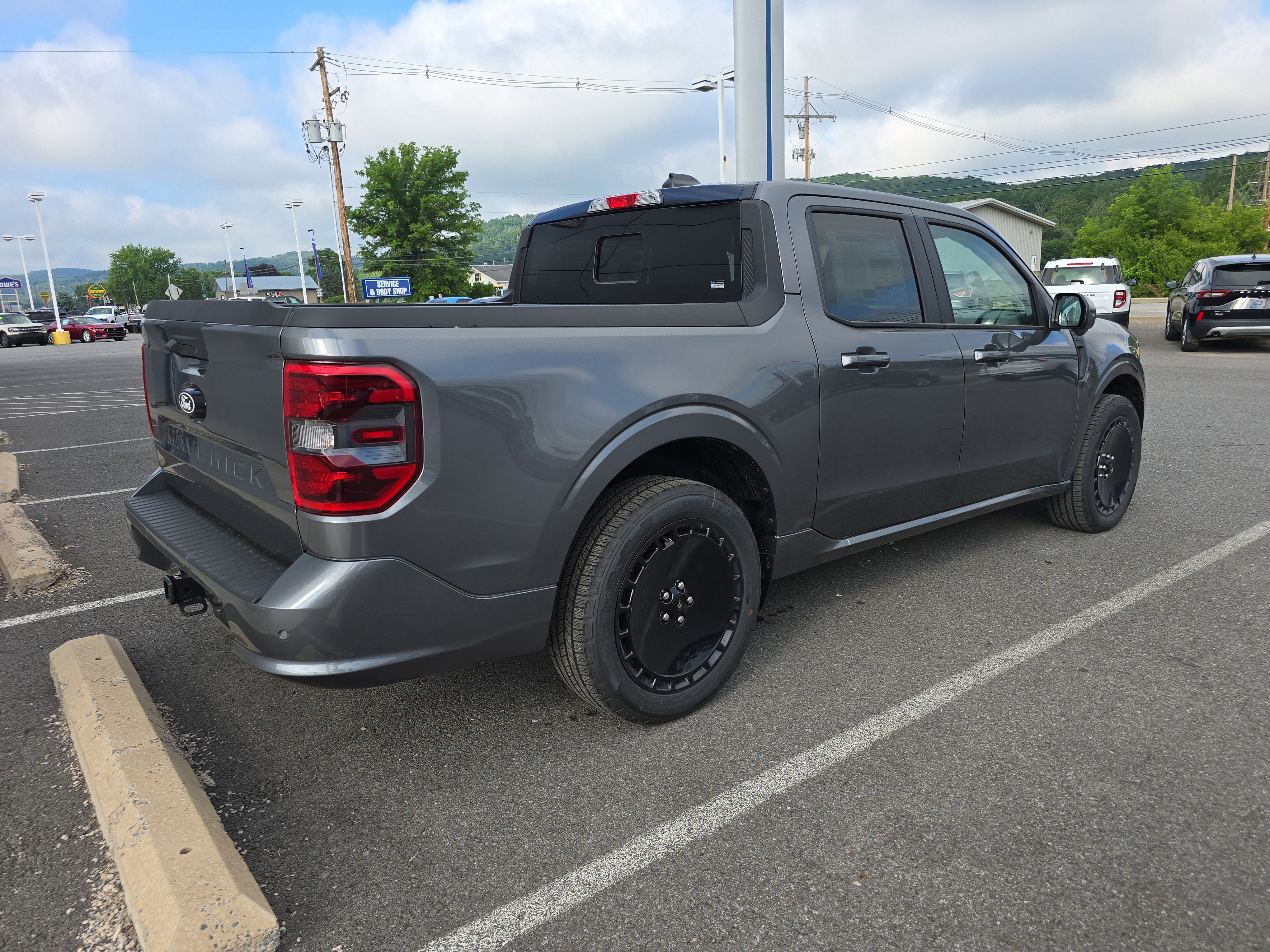 New 2025 Ford Maverick Lobo video 3