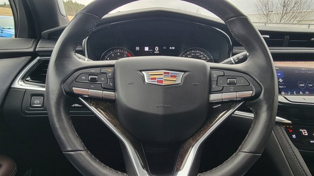 Used 2024 Cadillac XT6 Premium Luxury w/ Technology Package AWD/4WD image 25