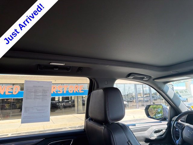 Used 2024 Chevrolet Suburban RST w/ Luxury Package AWD/4WD image 40