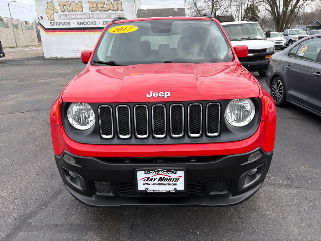 Used 2017 Jeep Renegade Latitude w/ Cold Weather Group image 7