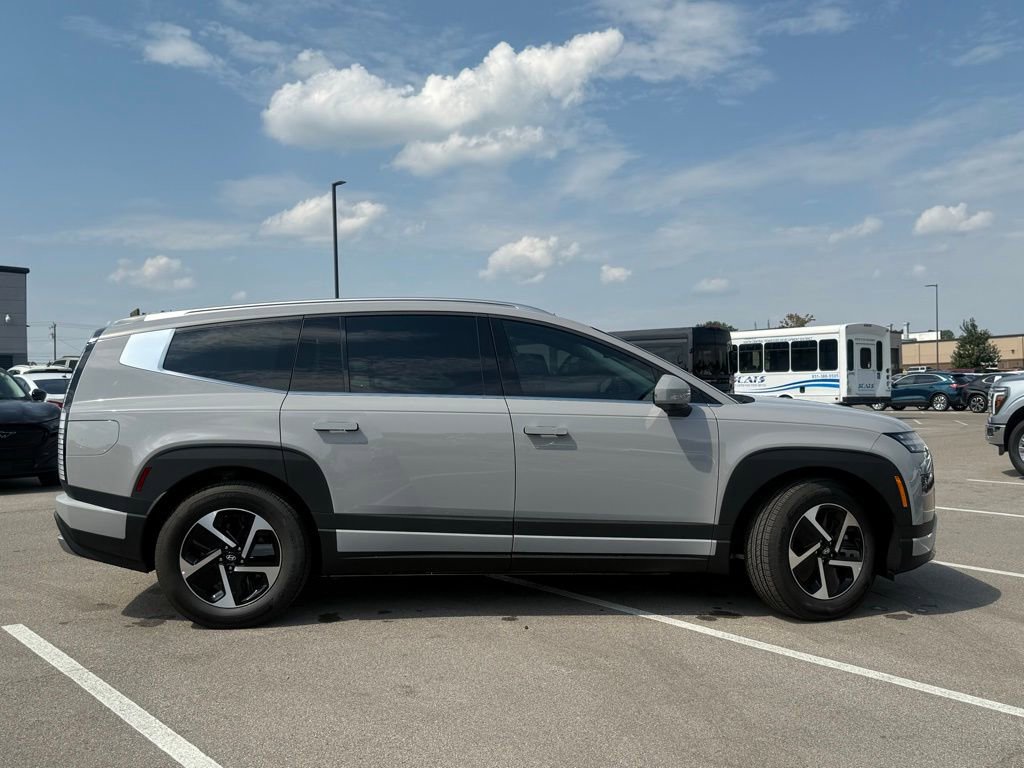 New 2026 Hyundai Ioniq 9 SE image 9