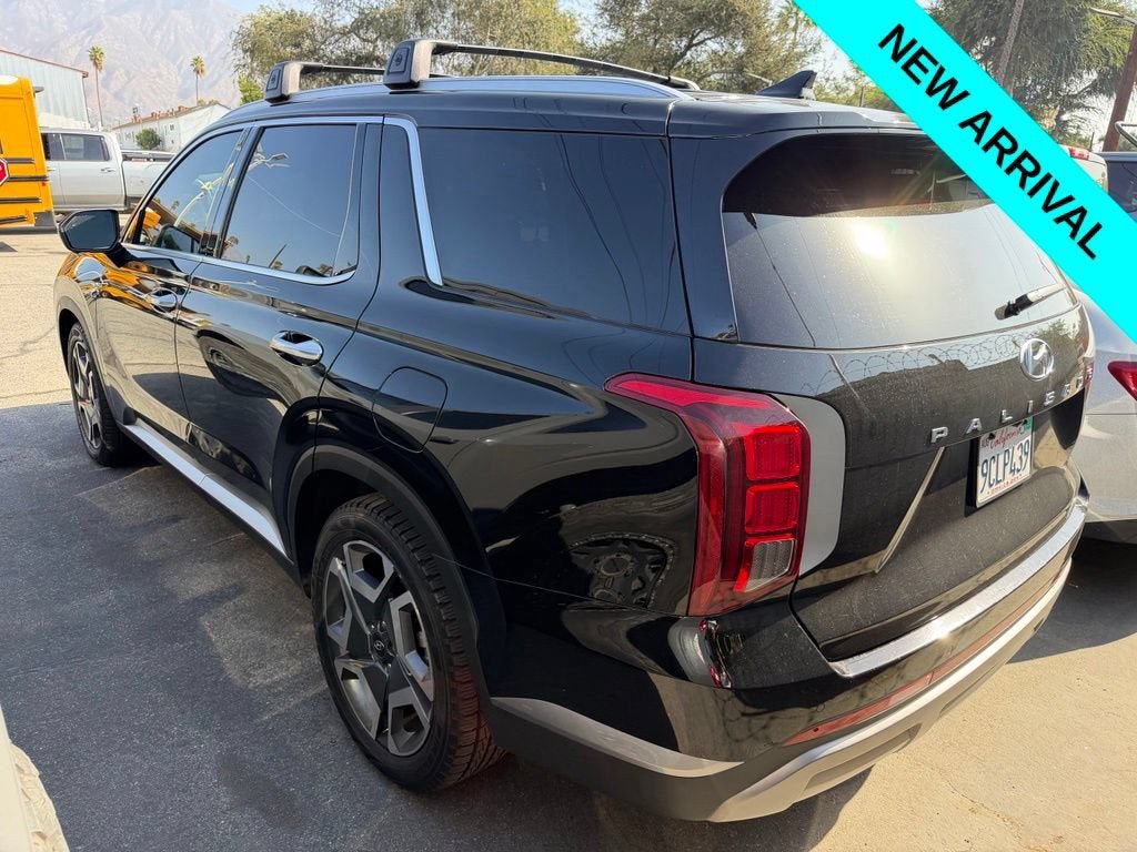 Used 2023 Hyundai Palisade SEL w/ Premium Package FWD image 4