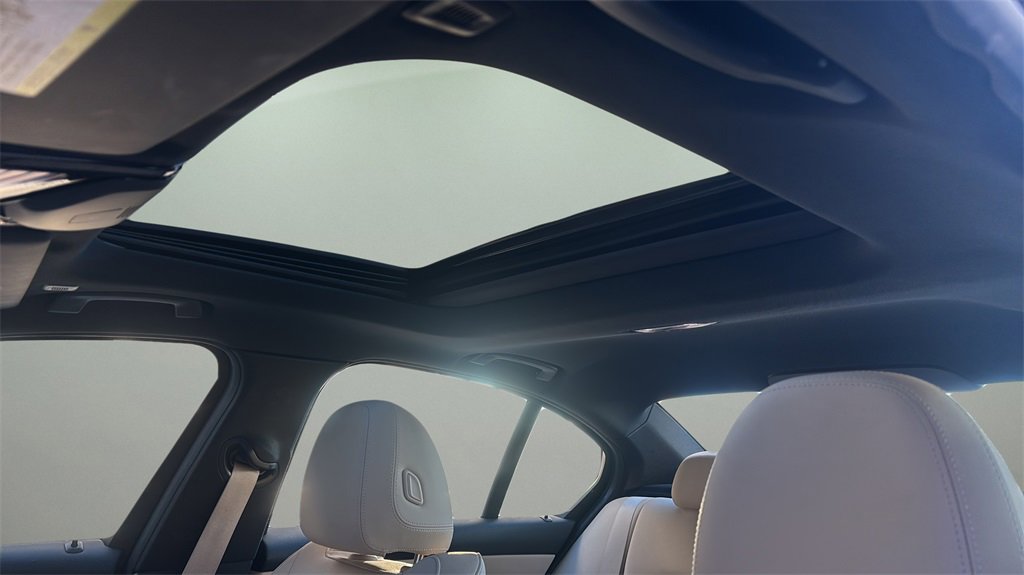 Used 2021 BMW 330i xDrive Sedan image 15