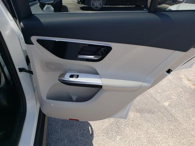 New 2025 Mercedes-Benz GLC 350e 4MATIC image 15