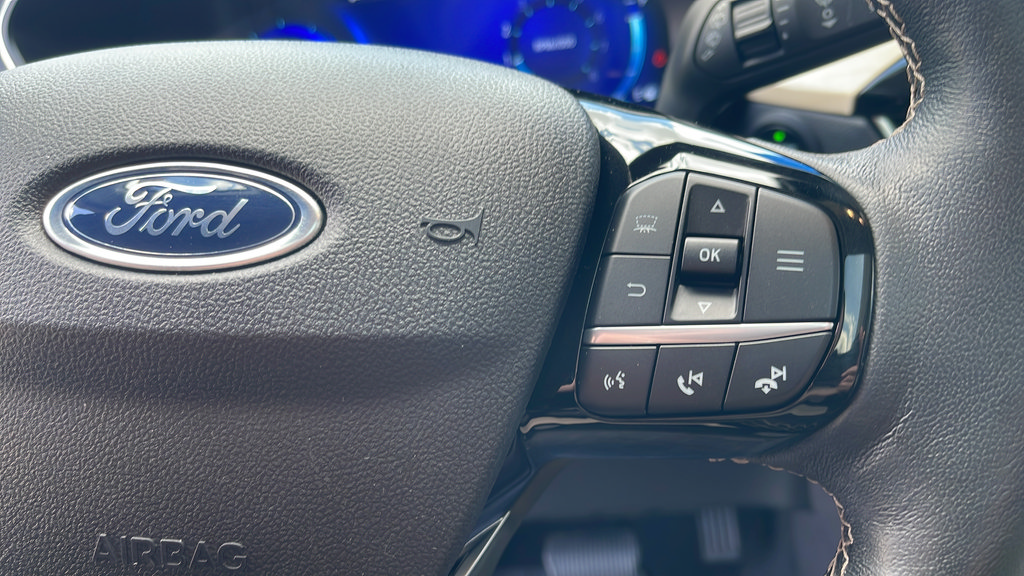 Used 2022 Ford Escape Titanium w/ Titanium Elite Package AWD/4WD image 18