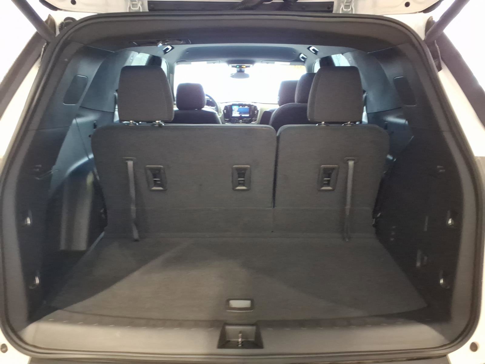 Used 2023 Chevrolet Traverse LT image 11