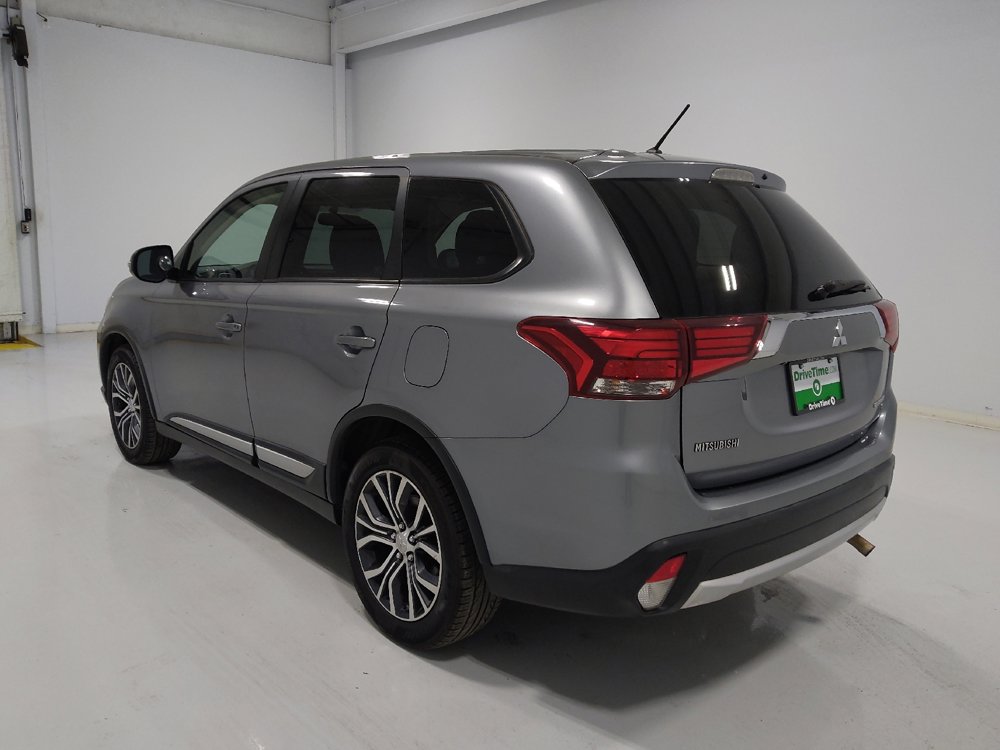 Used 2016 Mitsubishi Outlander SE image 5