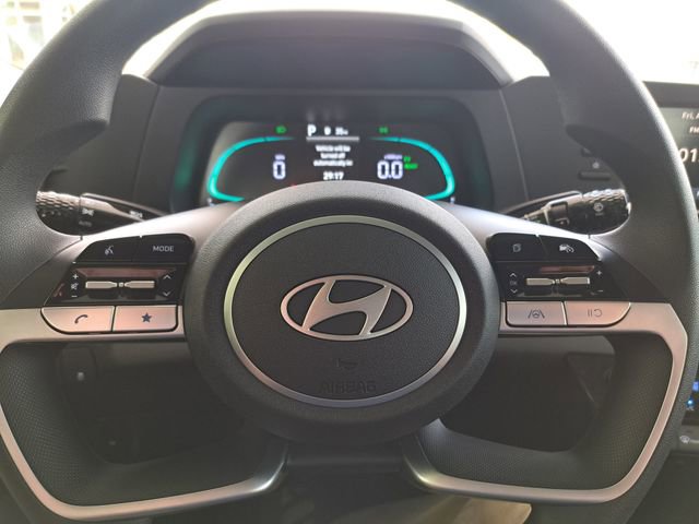 Used 2025 Hyundai Elantra Blue image 9