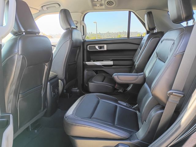Used 2023 Ford Explorer XLT w/ Equipment Group 202A image 8