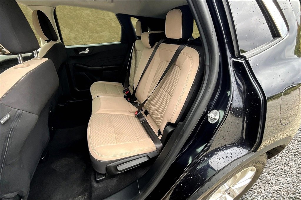 Used 2021 Ford Escape SE image 25