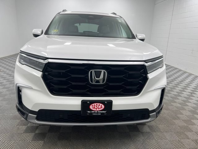 Used 2023 Honda Pilot Touring image 3