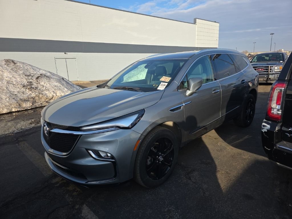 Used 2024 Buick Enclave Essence w/ Sport Touring Edition image 4