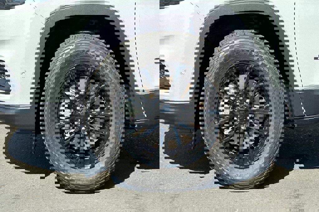 Used 2023 Jeep Cherokee Altitude Lux w/ Lux Elite Package image 26