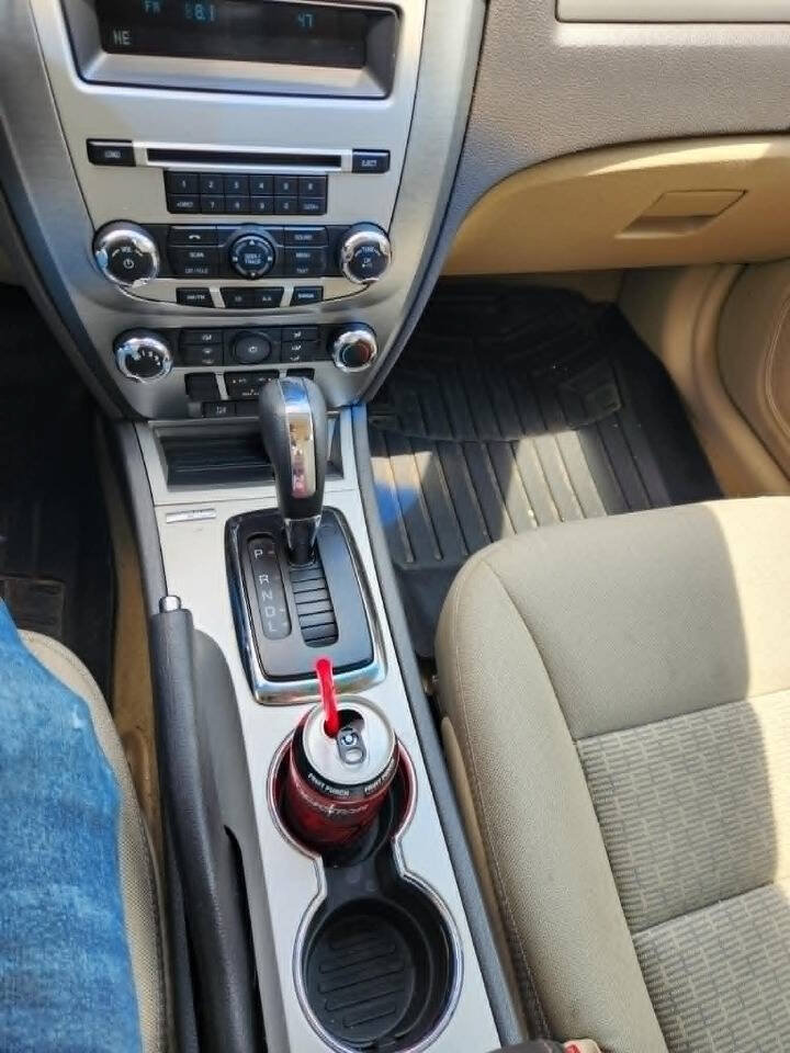 Used 2011 Ford Fusion SE w/ 202A Rapid Spec Order Code FWD image 24