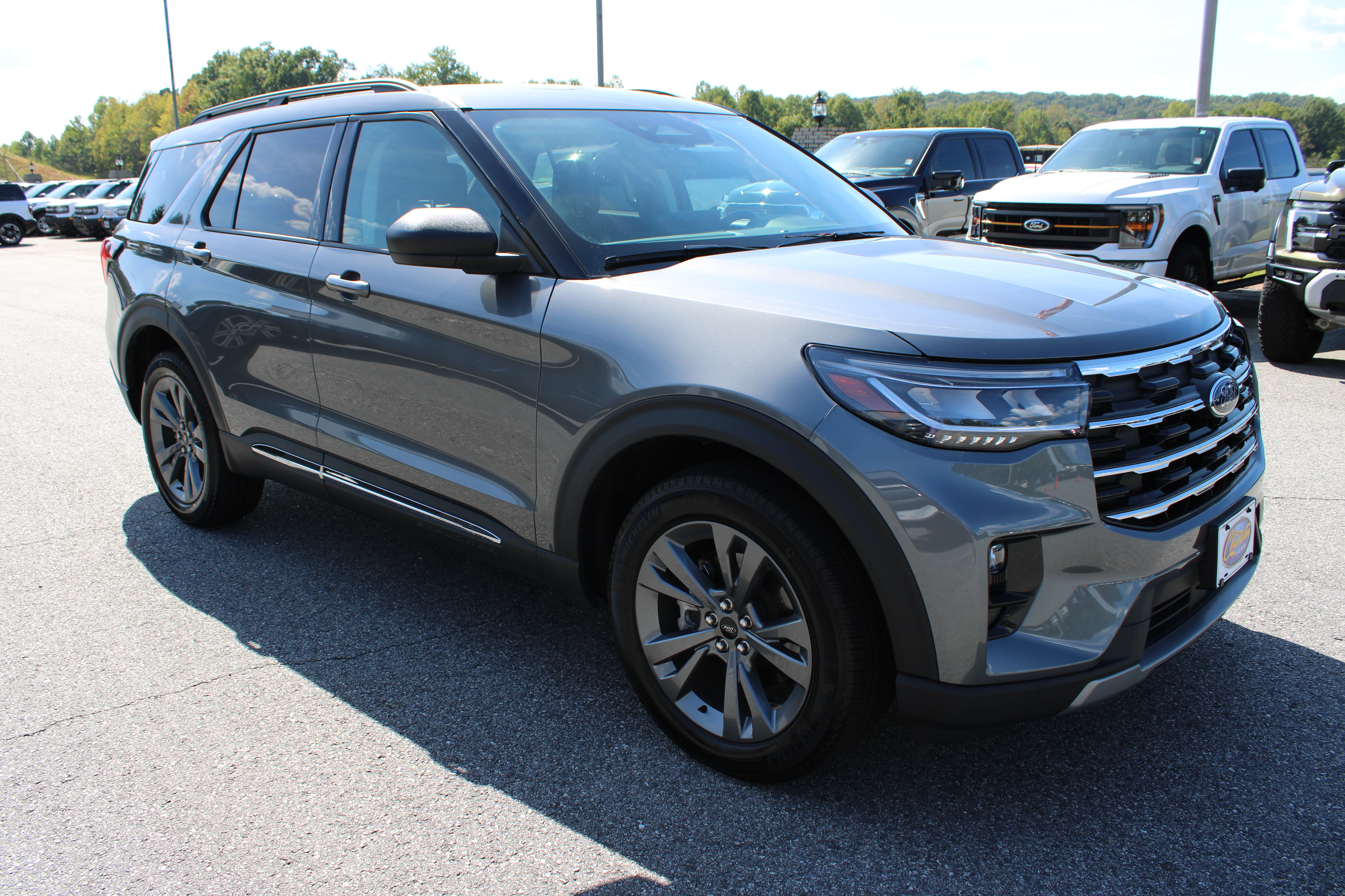 Used 2025 Ford Explorer Active w/ Active Comfort Package AWD/4WD image 4
