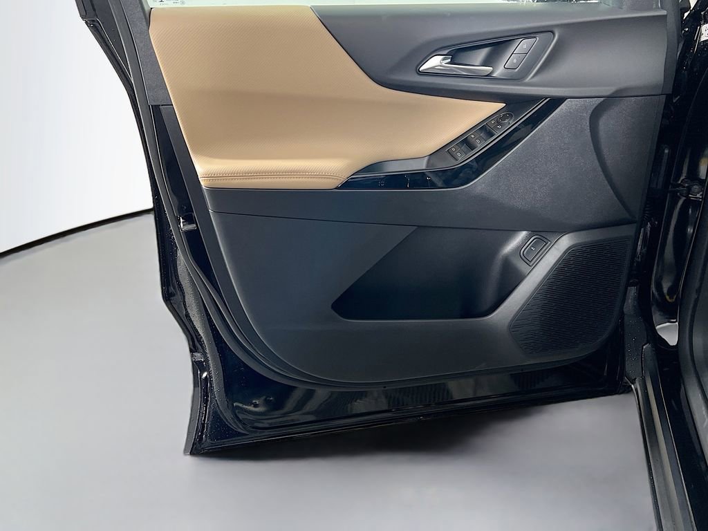 New 2026 Chevrolet Equinox ACTIV w/ Safety and Technology Package image 18