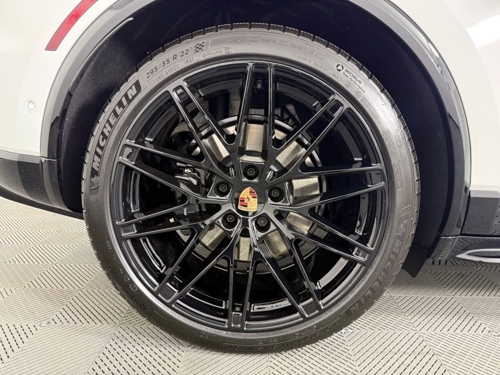 New 2026 Porsche Macan GTS Electric image 13