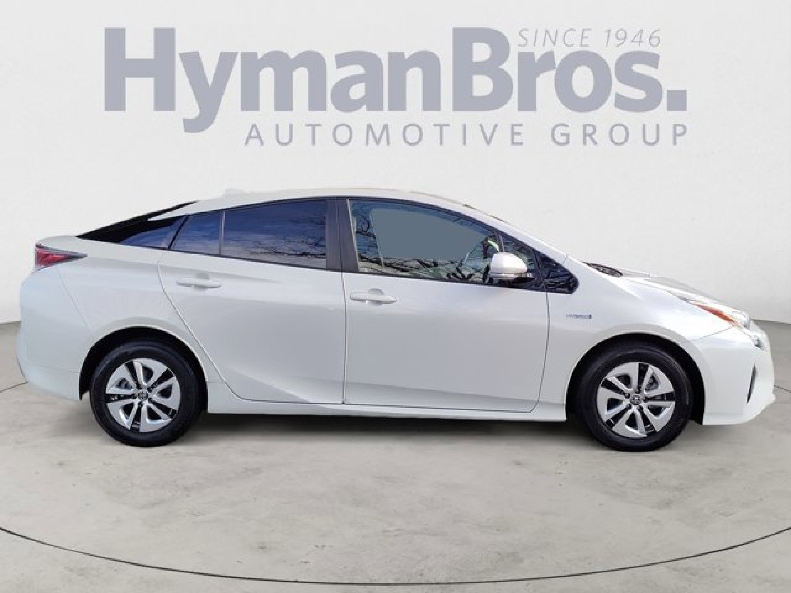 Used 2016 Toyota Prius Three FWD image 2