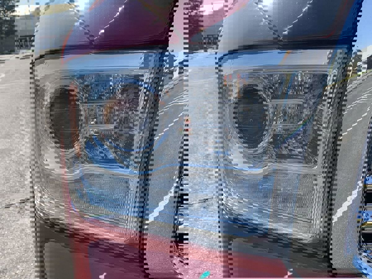 Used 2018 RAM 1500 Laramie w/ Convenience Group image 9