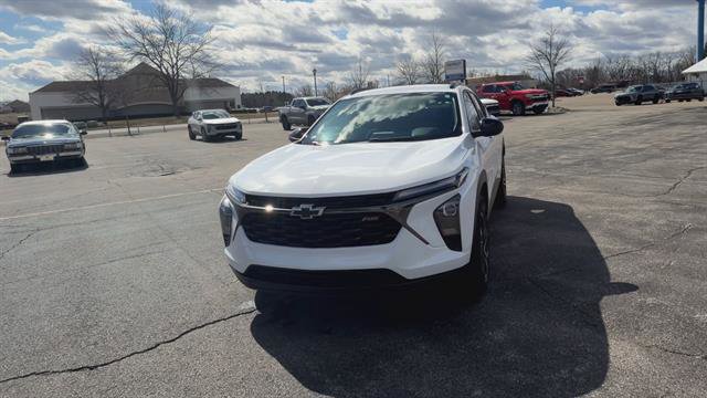 Used 2024 Chevrolet Trax RS image 3