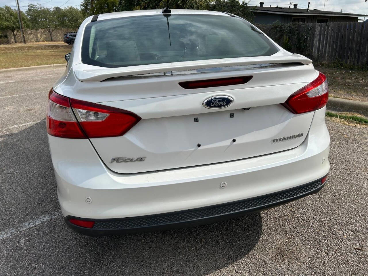 Used 2012 Ford Focus Titanium image 4