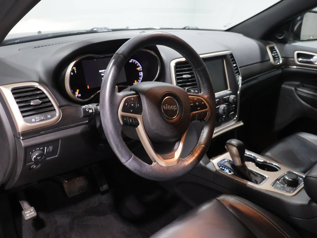 Used 2017 Jeep Grand Cherokee Limited AWD/4WD image 16