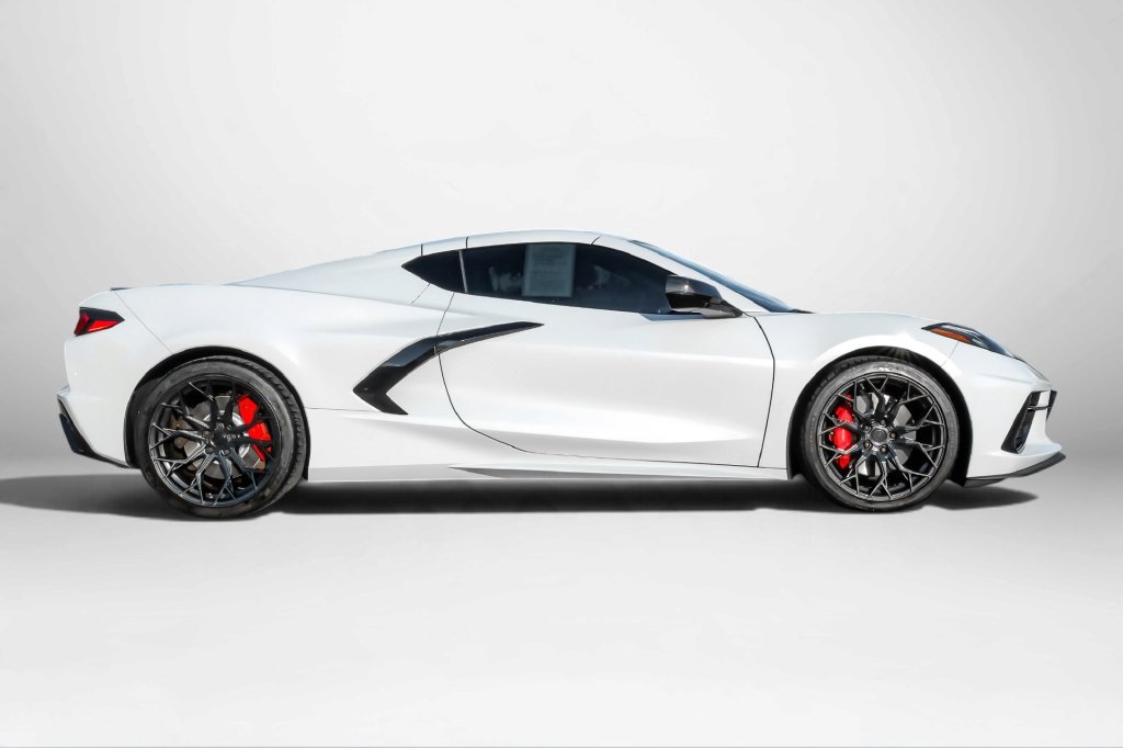 Used 2023 Chevrolet Corvette Stingray Preferred Cpe w/ Z51 Performance Package RWD image 4
