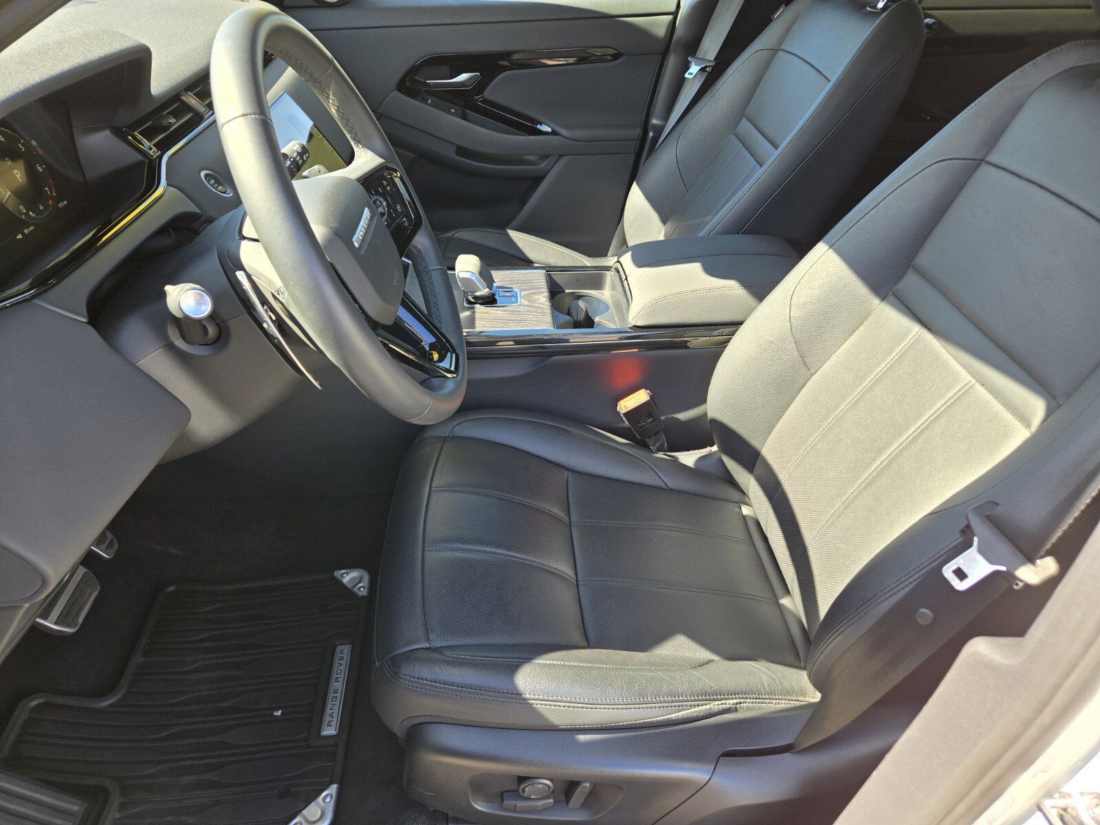 Used 2024 Land Rover Range Rover Evoque Dynamic SE AWD/4WD image 10