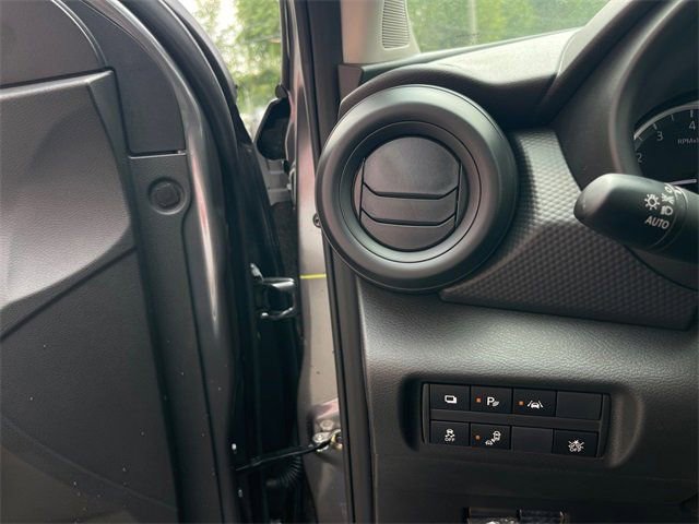 New 2025 Nissan Kicks Play S image 19