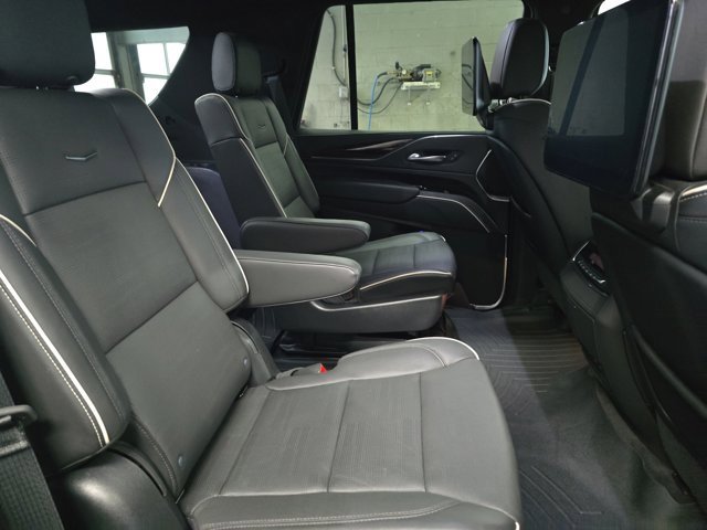 Used 2023 Cadillac Escalade Premium Luxury w/ Performance Package image 11