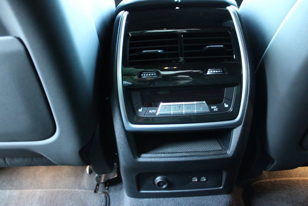 New 2023 BMW XM image 38