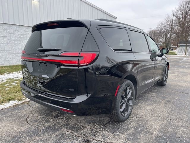 New 2026 Chrysler Pacifica Select w/ S Appearance Package image 14