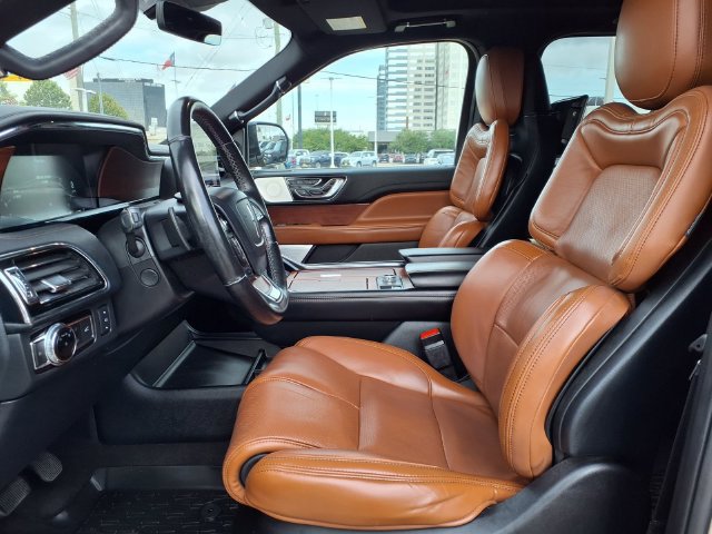 Used 2020 Lincoln Navigator L Reserve w/ Luxury Package AWD/4WD image 4
