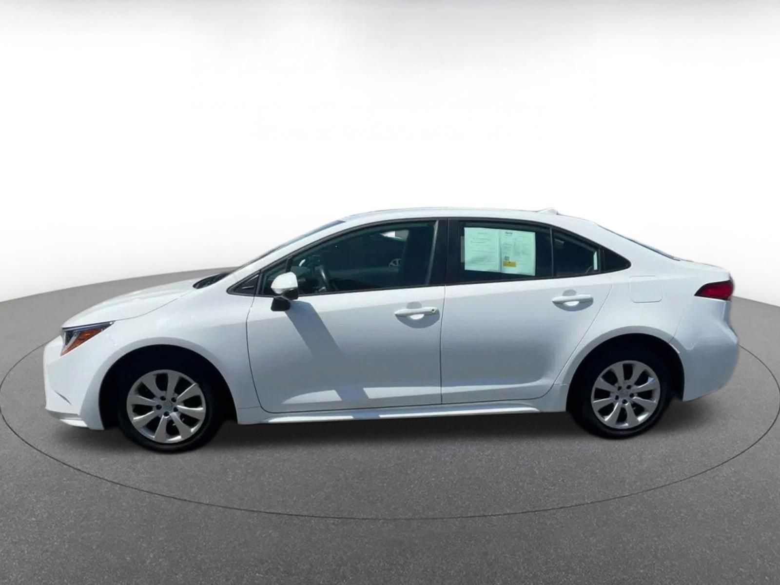 Used 2025 Toyota Corolla LE FWD image 9