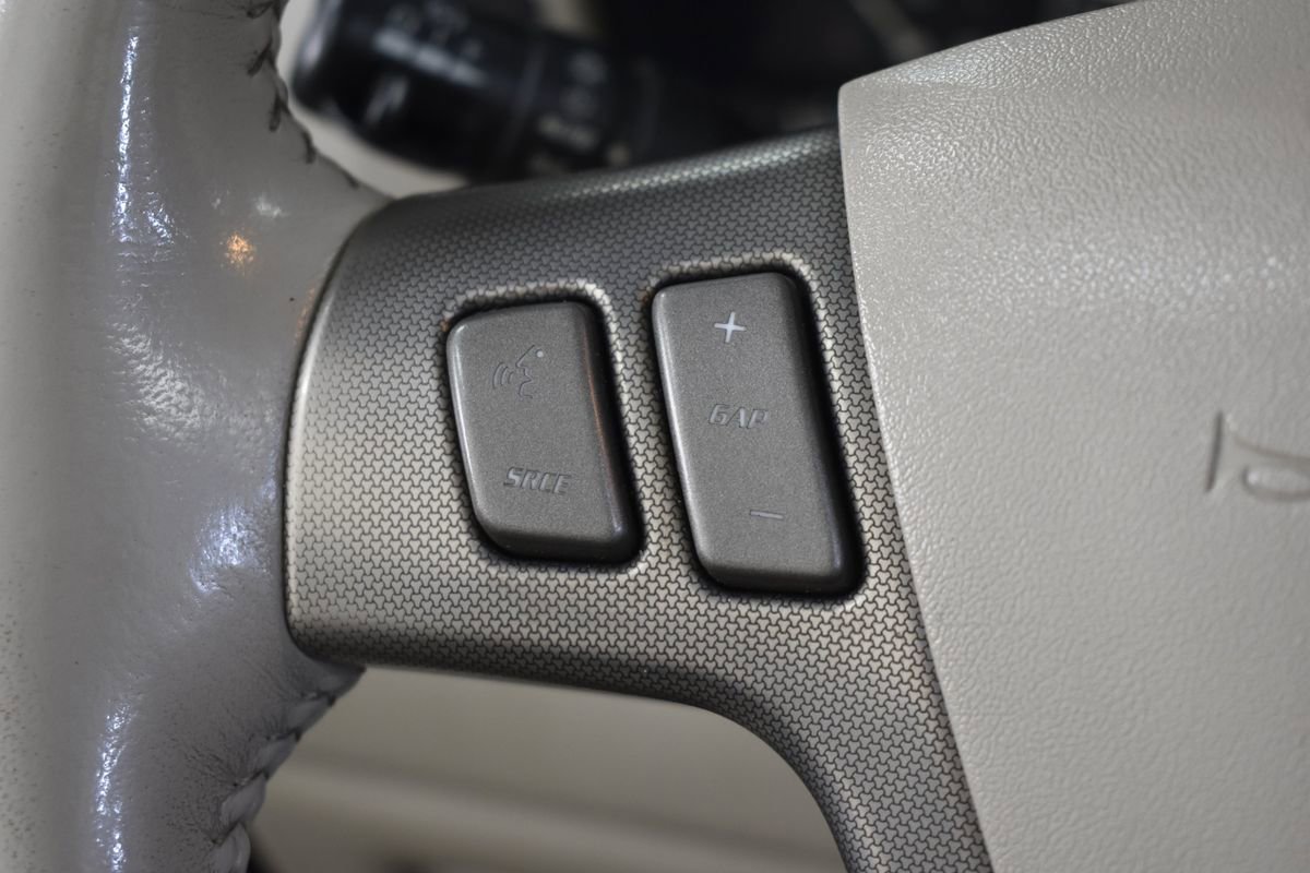 Used 2005 Cadillac XLR image 15