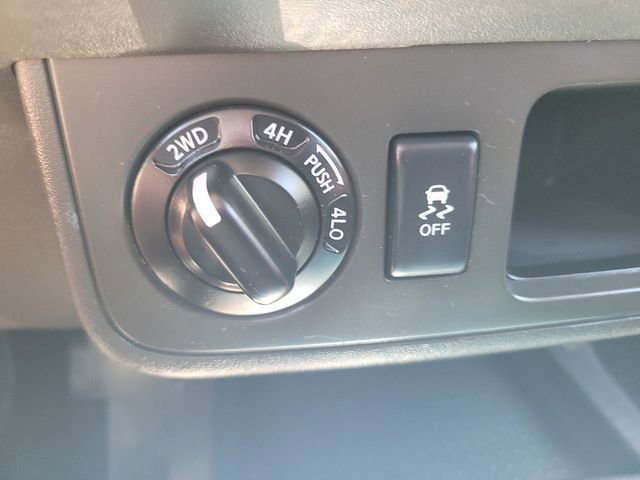 Used 2020 Nissan Frontier SV AWD/4WD image 25