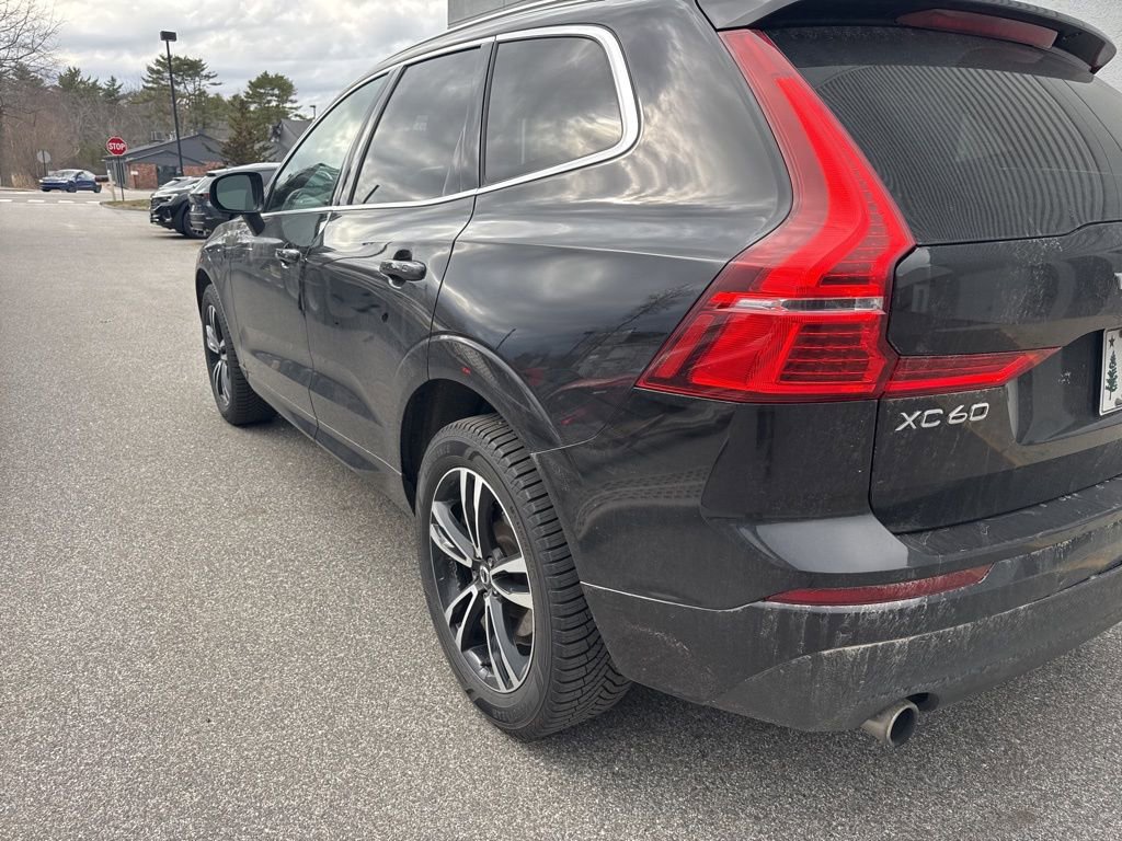 Used 2021 Volvo XC60 T6 Momentum w/ Premium Package image 4