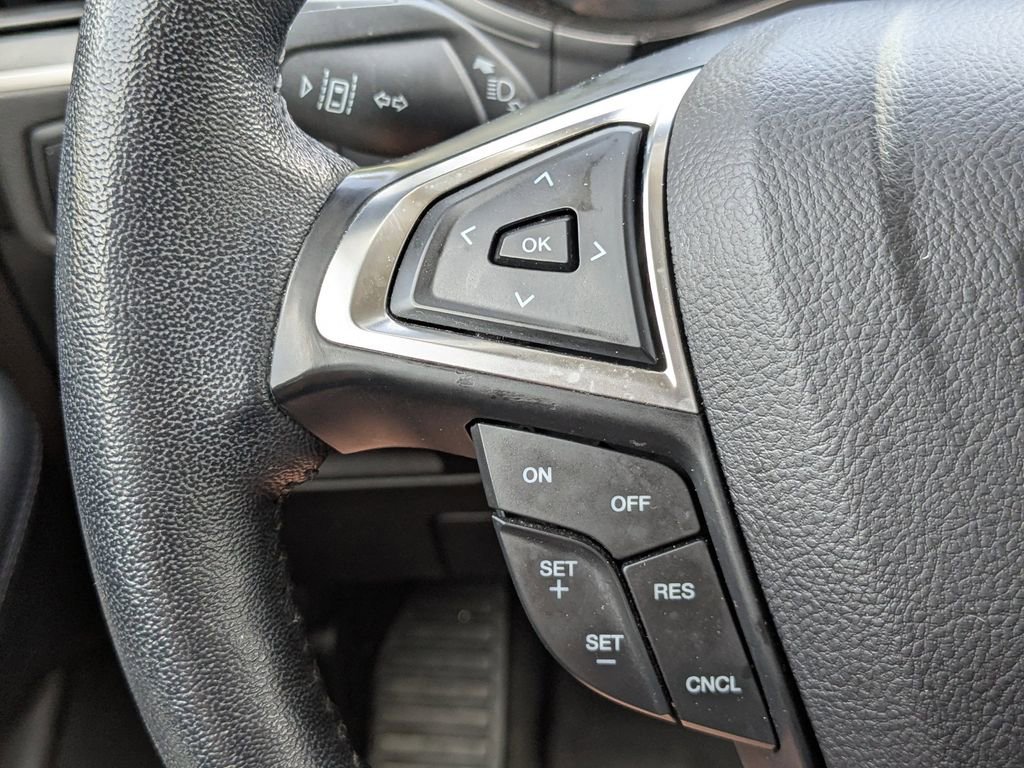 Used 2023 Ford Edge SEL AWD/4WD image 39