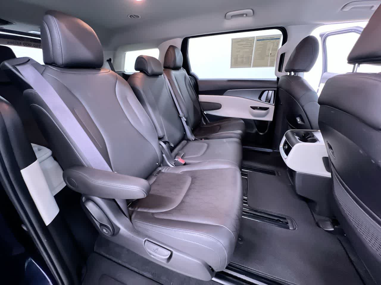 Used 2024 Kia Carnival LX FWD image 38
