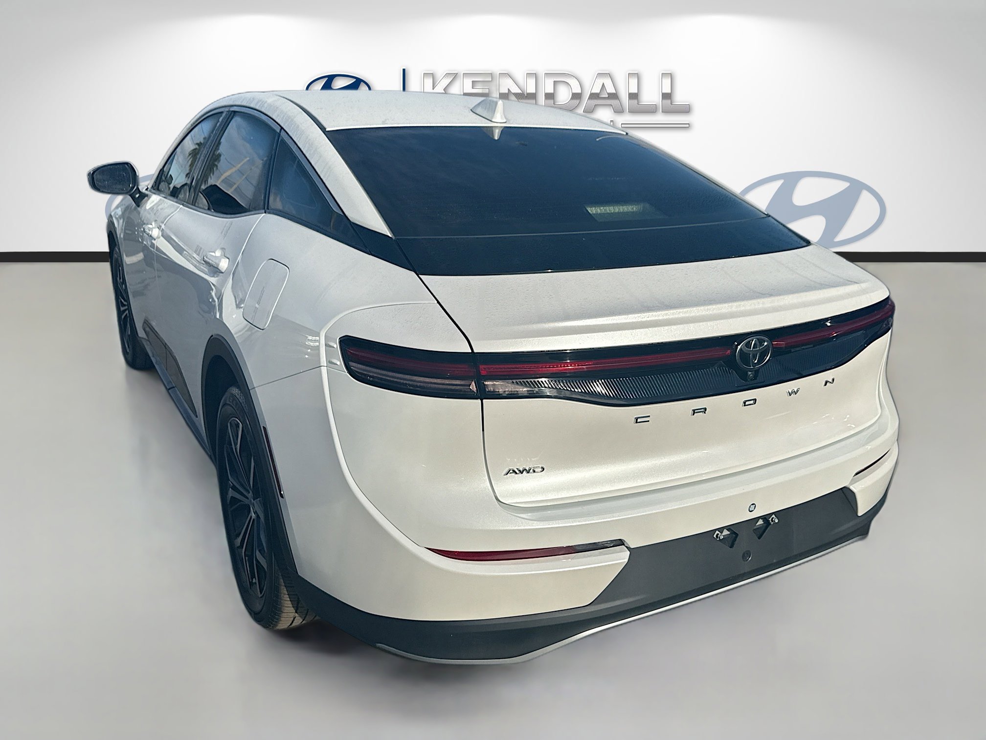 Used 2023 Toyota Crown XLE image 4